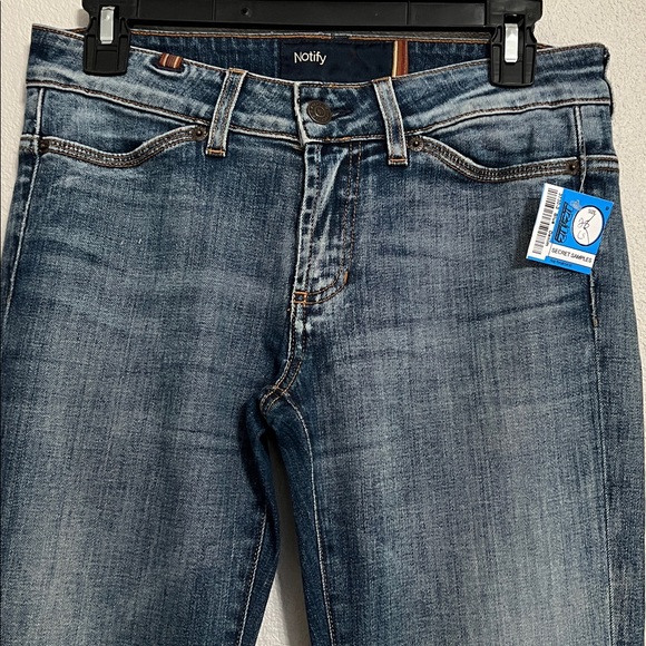 Notify Women’s Anemone Slim Boot Retro Style Jeans Size 28 - Picture 2 of 12